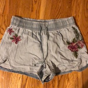 **never worn*Flowy blue shorts with floral pattern